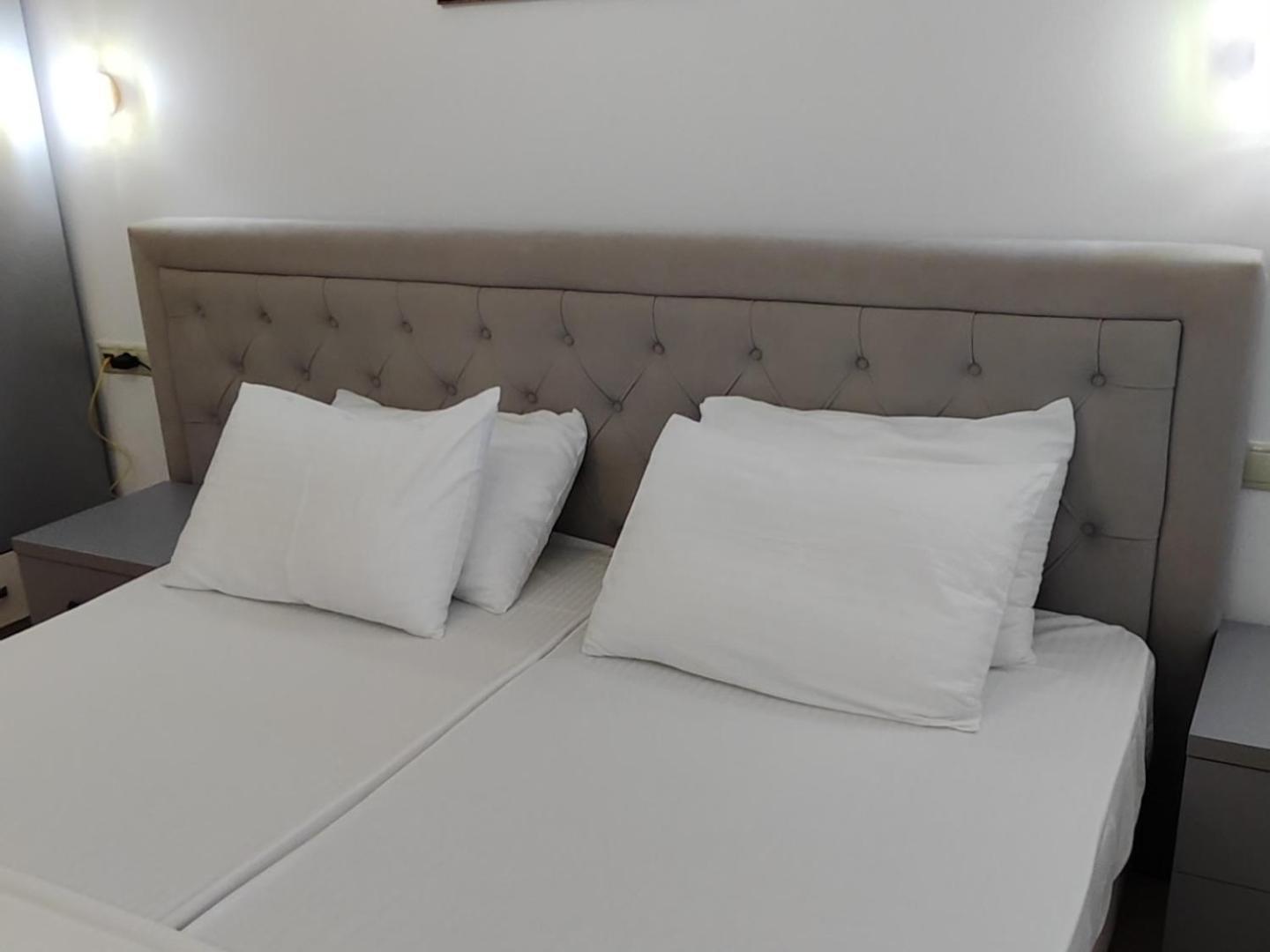 Spartila Apartments Dhërmi Dış mekan fotoğraf
