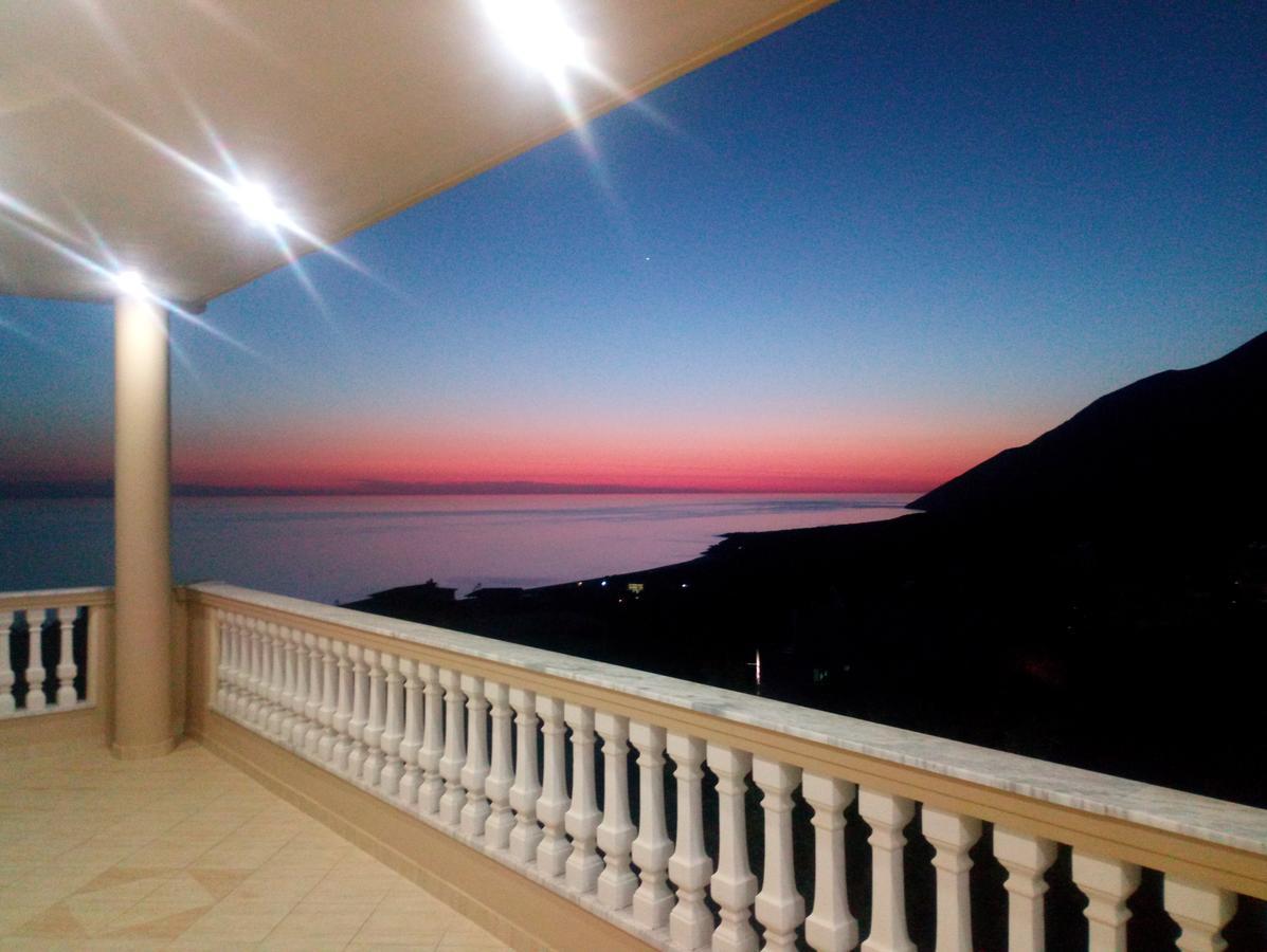 Spartila Apartments Dhërmi Dış mekan fotoğraf